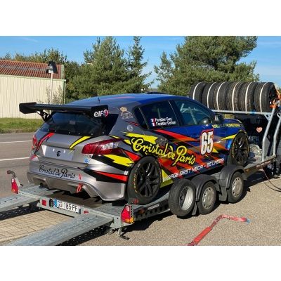 Victoire à Spa ! Le duo Ferstler remporte les 4H d'Endurance avec un kit déco signé SG Laser
