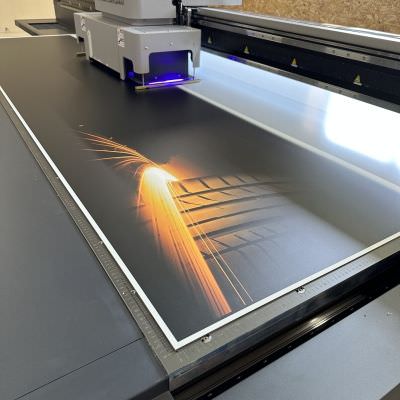 Nouvelle acquisition : une machine d'impression à plat / directe Nouvelle acquisition : une machine d'impression à plat / directe