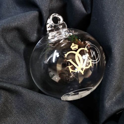 Réalisation Gravure et mise en peinture sur boule de noël Moselle