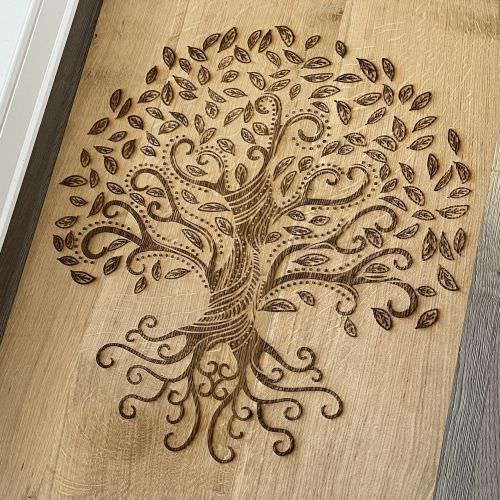 Réalisation Gravure créative sur planche en chêne Moselle