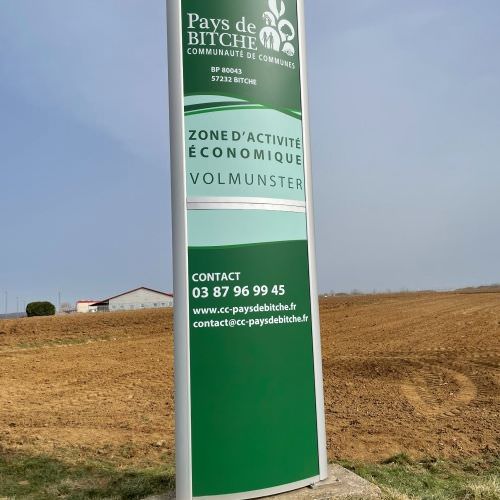 Voir le projet Totem pour zone d'activité Réalisation Totem pour zone d'activité Moselle