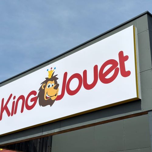 Voir le projet Bâche grand format pour magasin Réalisation Bâche grand format pour magasin Moselle