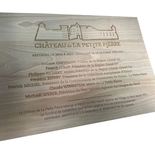 Plaque inaugurale en hêtre