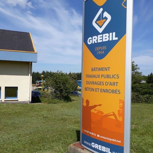 Totem pour entreprise de construction