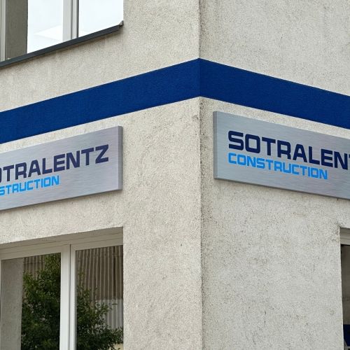 Enseignes en alu plié