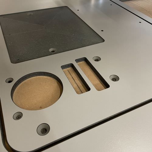 Réalisation Usinage Gravure sur résine TRESPA Moselle