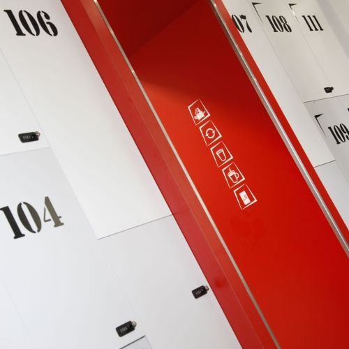 Réalisation Identification de casiers en lettrage vinyle Moselle