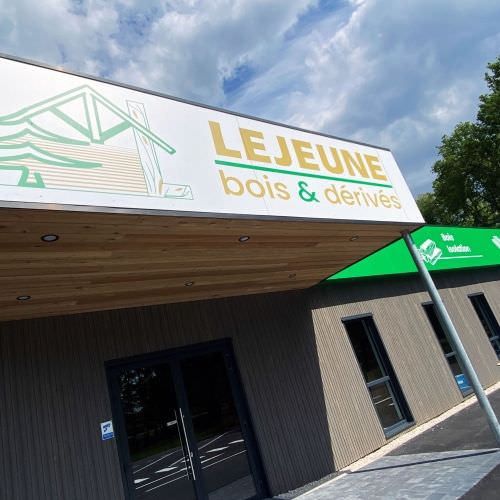 Voir le projet Enseigne en panneaux dibonds Réalisation Enseigne en panneaux dibonds Moselle