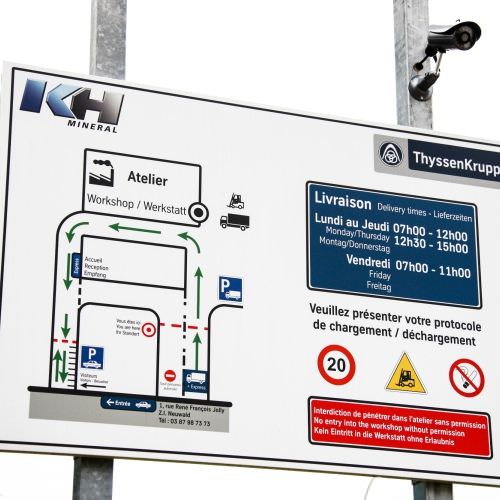 Voir le projet Panneau d’entrée en alu plié Réalisation Panneau d’entrée en alu plié Moselle