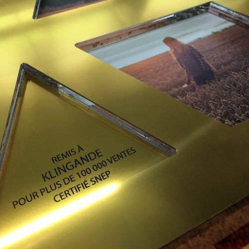 Réalisation Découpe et gravure pour un disque d’or Moselle